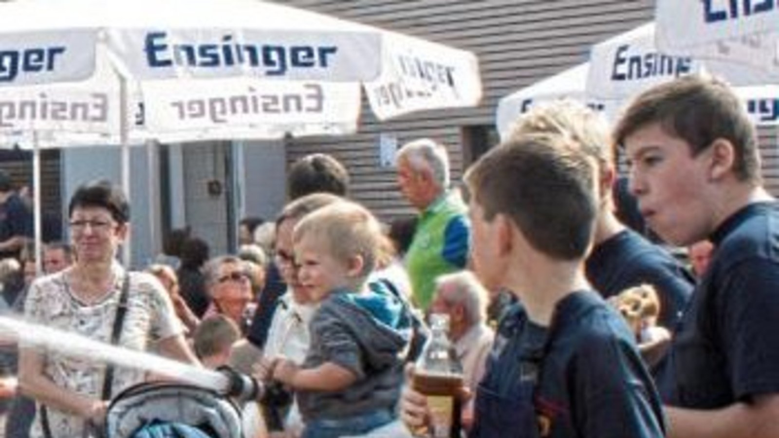 Auch die Kleinen dürfen mal ran. Foto: sf Auch die Kleinen dürfen mal ran. Foto: sf