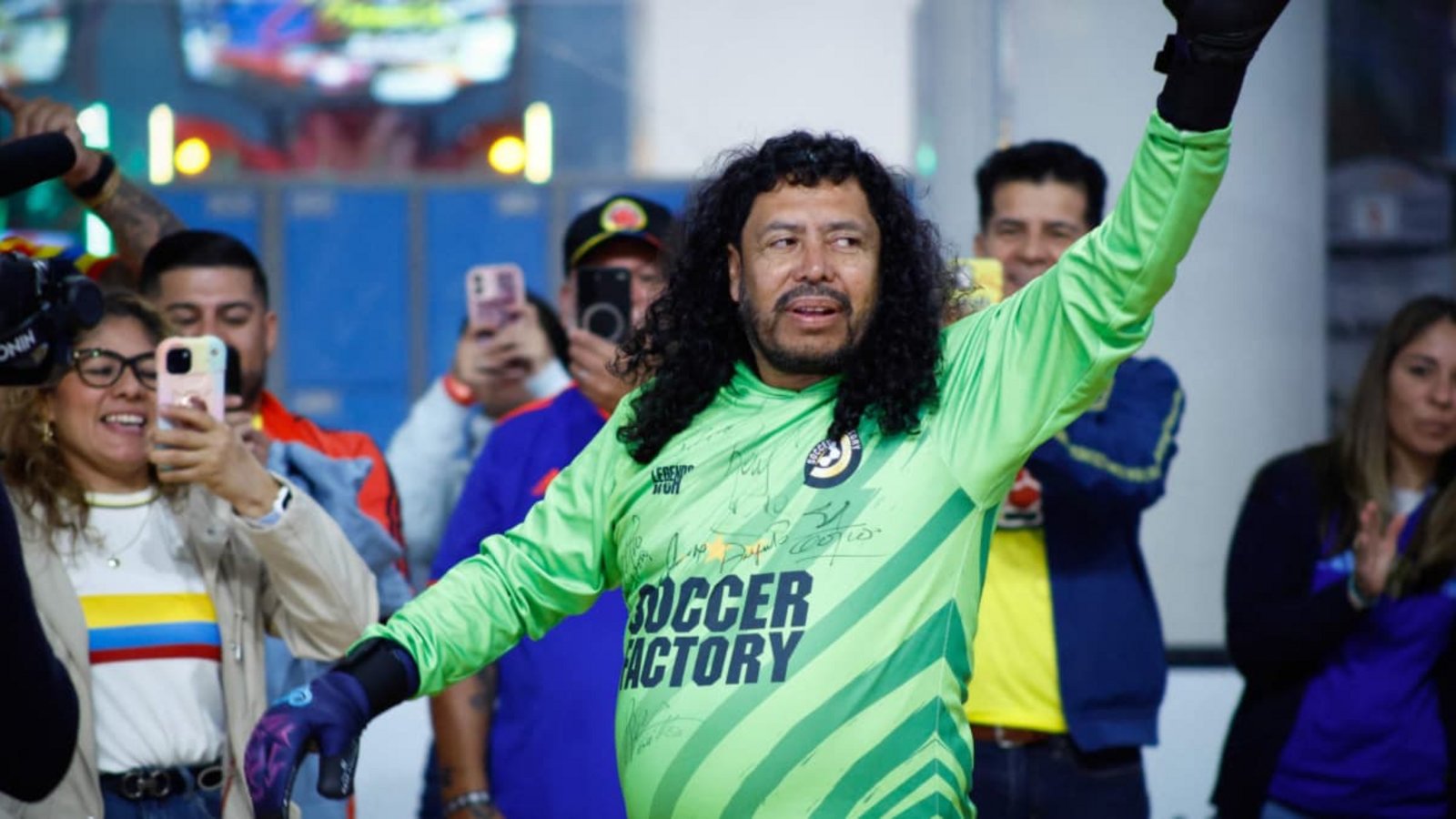 Ein Gericht in Kolumbien hat die Beschlagnahmung eines Hauses des legendären kolumbianischen Ex-Fußball-Nationaltorwarts René Higuita angeordnet (Archivfoto).KENA BETANCUR/AFP Ein Gericht in Kolumbien hat die Beschlagnahmung eines Hauses des legendären kolumbianischen Ex-Fußball-Nationaltorwarts René Higuita angeordnet (Archivfoto).KENA BETANCUR/AFP