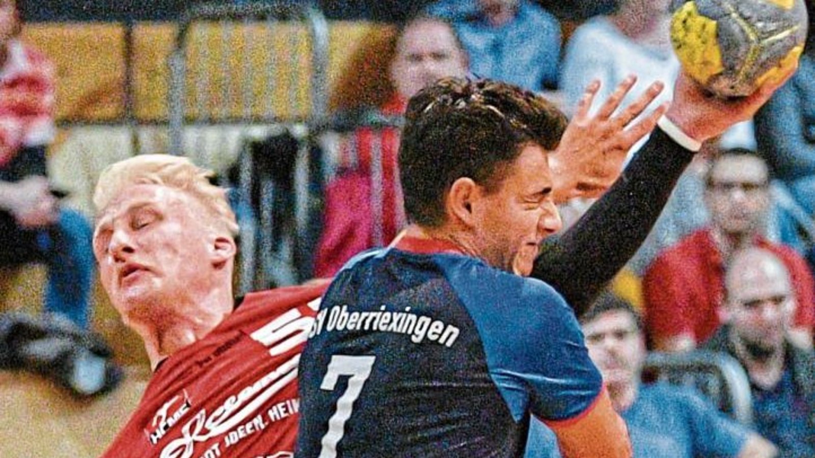 Marco Wuerl vom HC Metter-Enz (links) und Sebastian Grau vom TSV Oberriexingen – auf das Altkreisderby freuen sich nicht nur die Spieler der beiden Mannschaften. Foto: Leitner Marco Wuerl vom HC Metter-Enz (links) und Sebastian Grau vom TSV Oberriexingen – auf das Altkreisderby freuen sich nicht nur die Spieler der beiden Mannschaften. Foto: Leitner