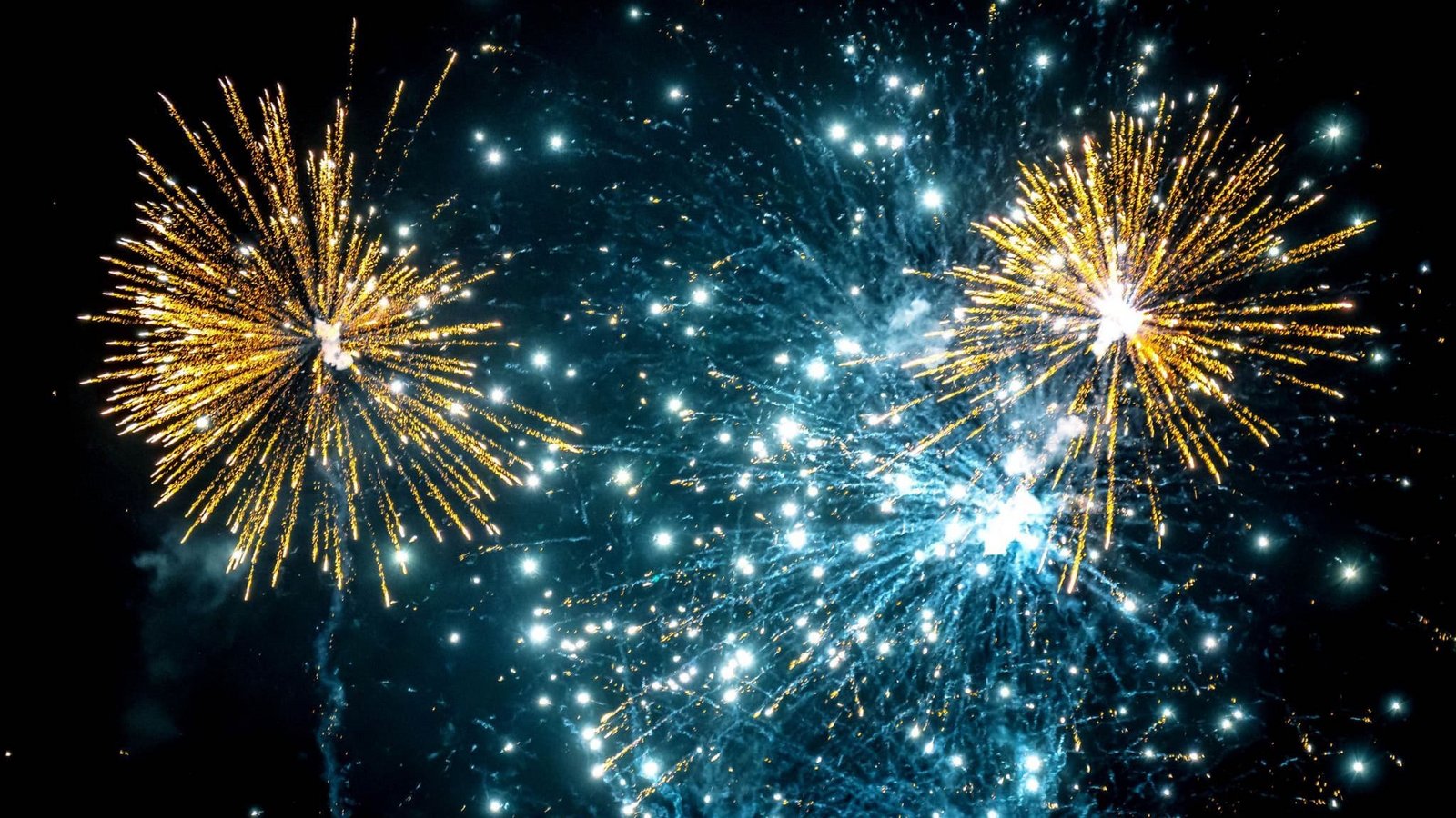 Das Risiko eines Brandes durch Feuerwerk ist vielerorts zu hoch. (Symbolbild)Sina Schuldt/dpa