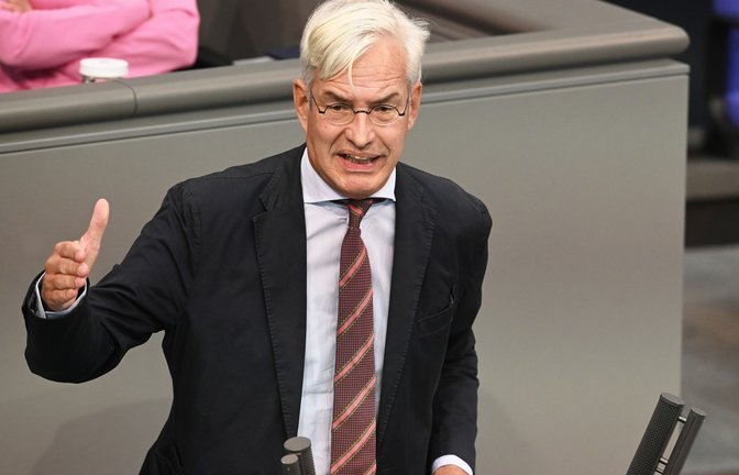 Eine Steuerreform müsse zu einem wesentlichen Teil durch Einsparungen beim Staat gegenfinanziert werden, fordert Mathias Middelberg. (Archivbild)<span class='image-autor'>Foto: Anna Ross/dpa</span>