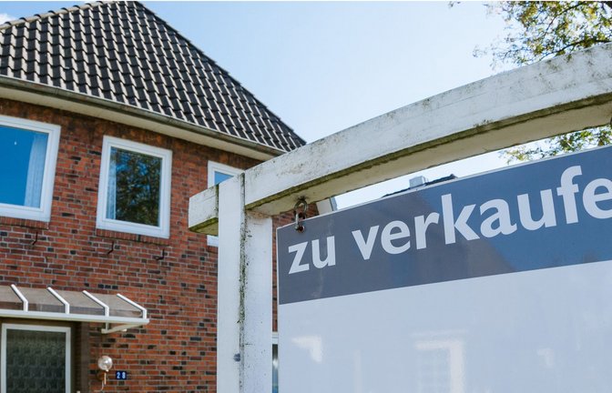 Viele Menschen haben in den vergangenen Jahren sehr schnell und sehr teuer Haus oder Wohnung gekauft – manche bereuen das längst.<span class='image-autor'>Foto: dpa-tmn/Markus Scholz</span>