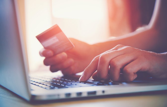 Gibt es eine Altersgrenze für die Beantragung einer Kreditkarte?<span class='image-autor'>Foto: Ivan Kruk / shutterstock.com</span>
