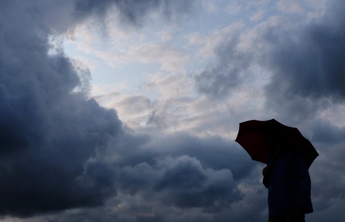 In der Wetterküche brodelt es derzeit kräftig.<span class='image-autor'>Foto: dpa/Martin Gerten</span>