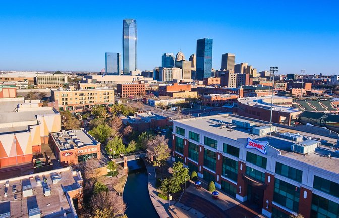 Oklahoma City im Morgenlicht - auf den ersten Blick eine ganz durchschnittliche Stadt der USA.<span class='image-autor'>Foto: IMAGO/Depositphotos/njproductions</span>