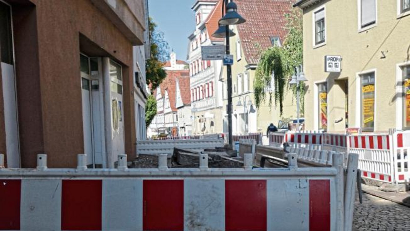 Hoch über der Nahwärme-Baustelle thront Schloss Kaltenstein.  Foto: Rücker