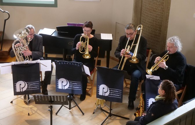 Das Pinache Art Orchester gestaltete den Nachmittag musikalisch.  <span class='image-autor'>Fotos: Friedrich</span>