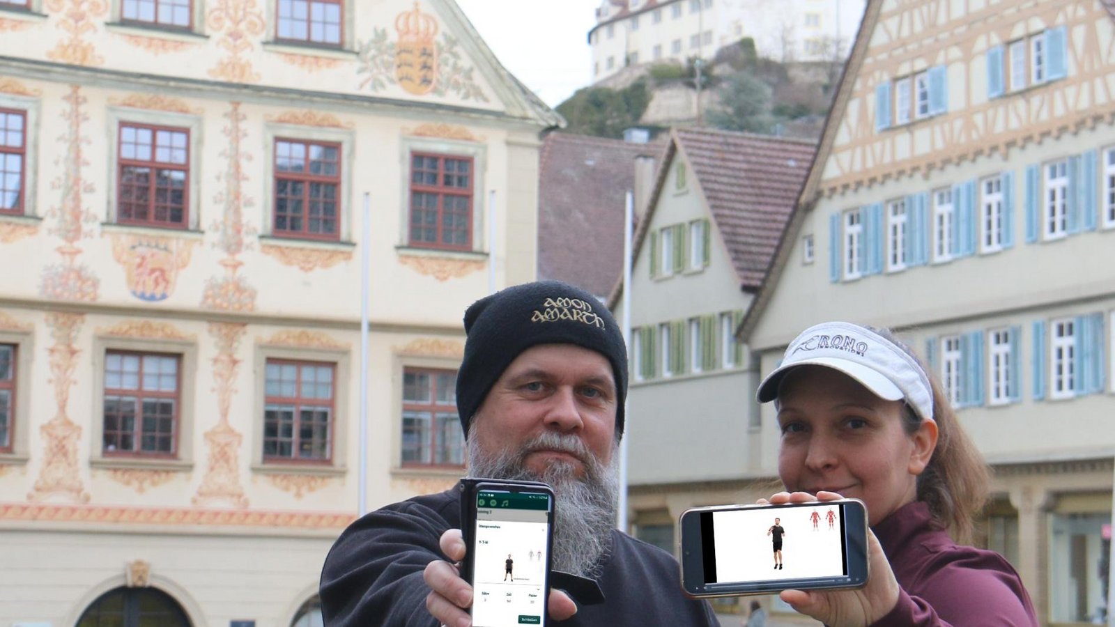 Bewegung statt Sitzen: Redakteure der Vaihinger Kreiszeitung testen einen Online-Fitnesskurs für Vielsitzer. Ob die Rücken- und Nackenbeschwerden dadurch weniger werden? Wir sind gespannt – und freuen uns über Nachahmer und Nachahmerinnen aus der Leserschaft. Foto: Rücker Bewegung statt Sitzen: Redakteure der Vaihinger Kreiszeitung testen einen Online-Fitnesskurs für Vielsitzer. Ob die Rücken- und Nackenbeschwerden dadurch weniger werden? Wir sind gespannt – und freuen uns über Nachahmer und Nachahmerinnen aus der Leserschaft. Foto: Rücker