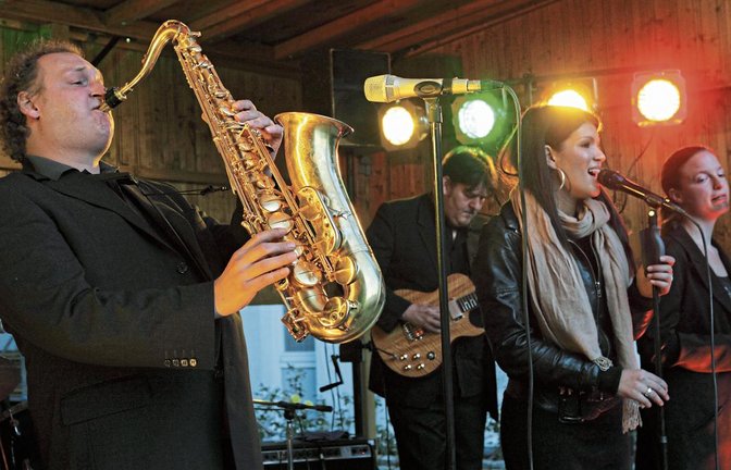 Matthias Leucht (links) und Band, hier ein Foto vom Heimatfest 2015, wird nächstes Jahr wieder beim Heimatfest auftreten. Foto: Kalb