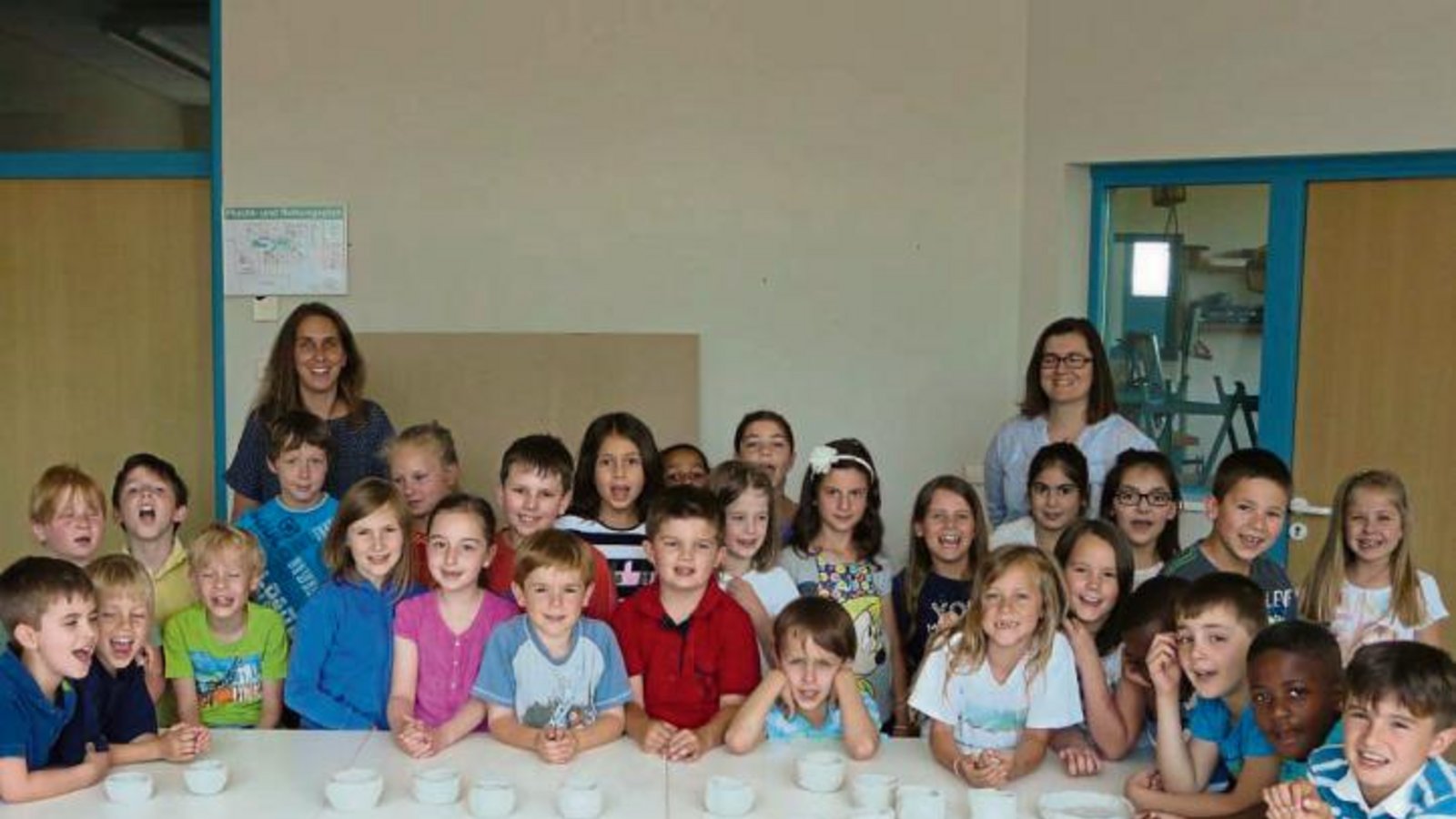 Die Grundschüler der Hochdorfer Schillerschule haben Schalen aus Ton gefertigt. Foto: p Die Grundschüler der Hochdorfer Schillerschule haben Schalen aus Ton gefertigt. Foto: p