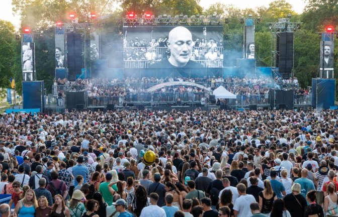 Der bekannte Techno-Musiker Paul Kalkbrenner steht bereits am Freitag auf der Freibadbühne und begeistert mit seinem Extra-Konzert das Publikum.<span class='image-autor'>Stefanie Schlecht</span>