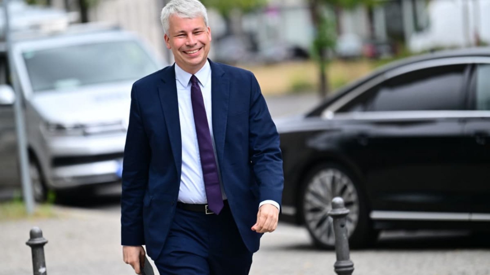 Der neue Verkehrsminister Steffen Bilger hat gut lachen.Fabian Sommer/dpa Der neue Verkehrsminister Steffen Bilger hat gut lachen.Fabian Sommer/dpa