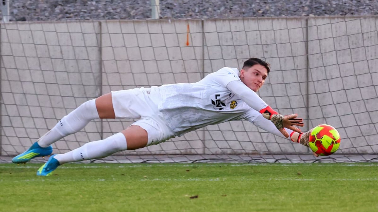 Samuel Bates war im Tor des SV Leonberg/Eltingen oft gefordert, bei den vier Gegentoren jedoch machtlos.Alexander Keppler