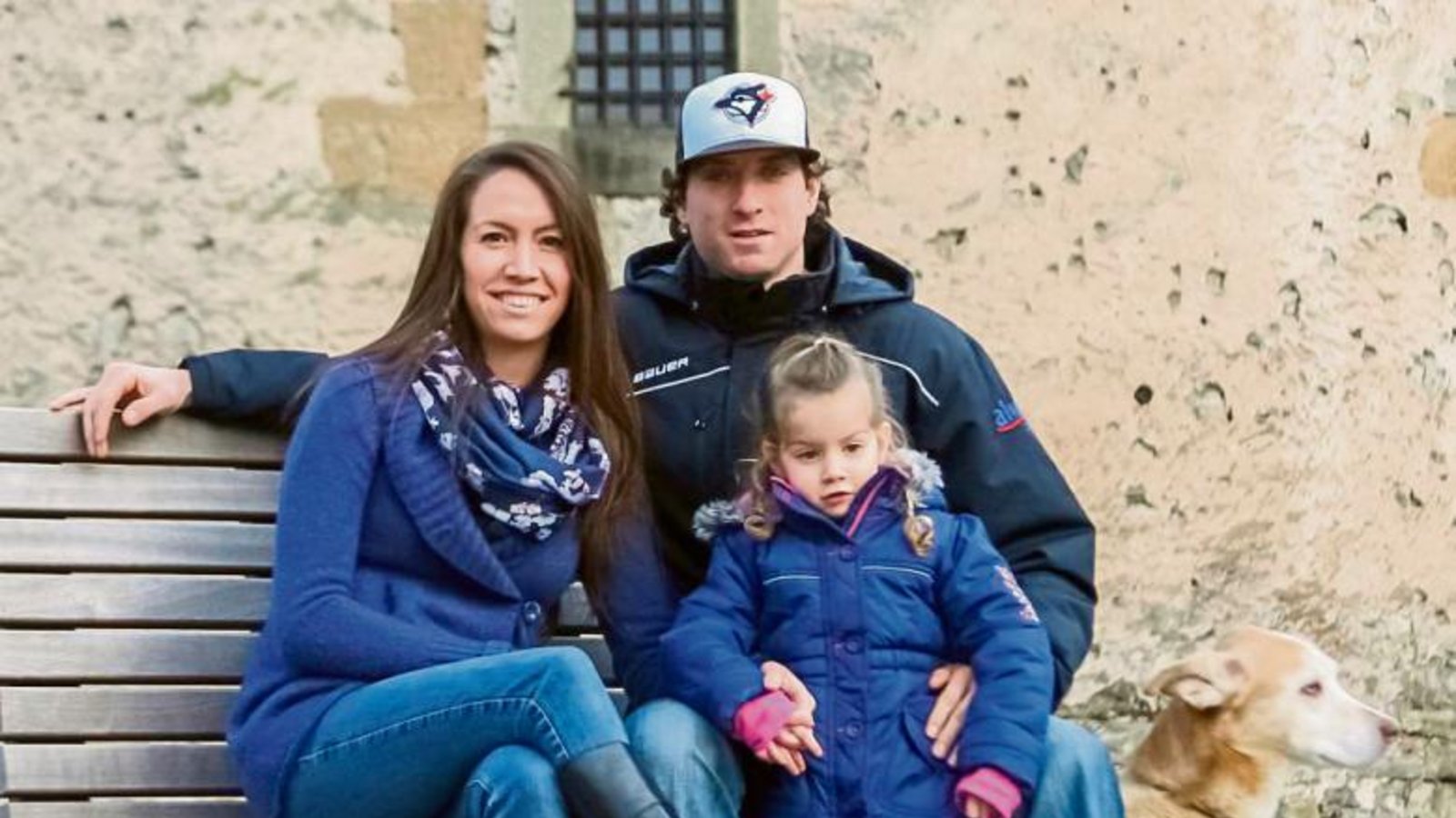 Zu Hause fühlt sich Jason Pinizzotto aber in Vaihingen. Mit seiner Haley (vorne) geht der 34-Jährige gerne am Enzufer Enten füttern.