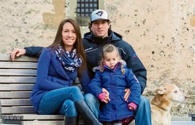 Zu Hause fühlt sich Jason Pinizzotto aber in Vaihingen. Mit seiner Haley (vorne) geht der 34-Jährige gerne am Enzufer Enten füttern.