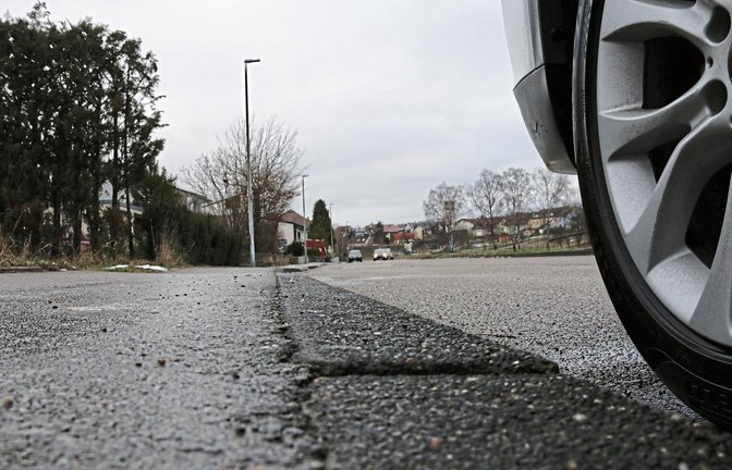 Grünes Licht für den Ausbau der Talstraße in Sersheim. Im Mai geht es los. Foto: Bögel