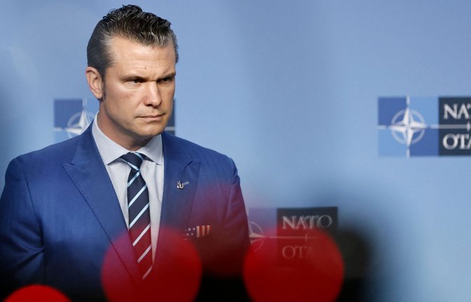 Pete Hegseth hat für die Nato-Verbündeten in Europa einige unerfreuliche Nachrichten.<span class='image-autor'>Foto: AFP/SIMON WOHLFAHRT</span>