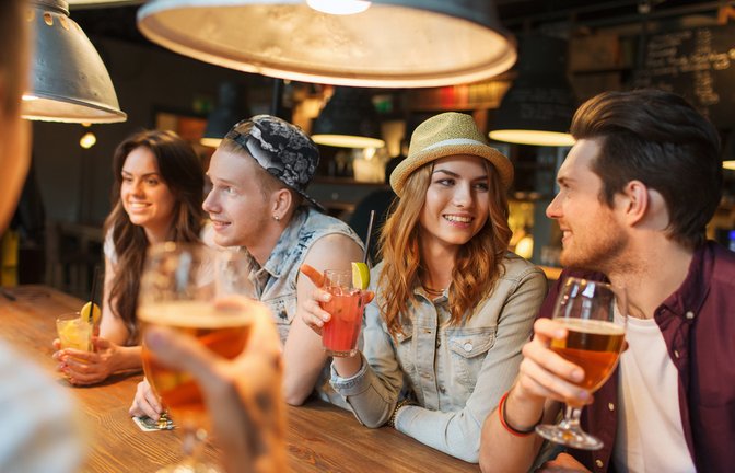 Mit dem Jugendschutzgesetz werden Kinder und Jugendliche unter anderem in Bezug auf Alkohol geschützt.<span class='image-autor'>Foto: Syda Productions / shutterstock.com</span>