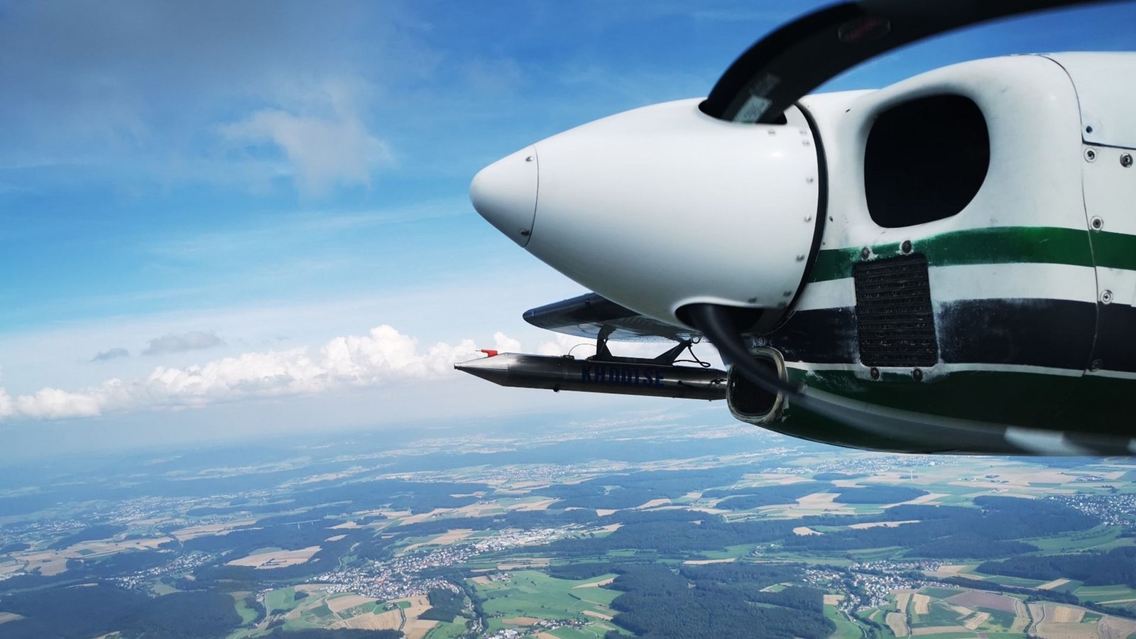 Sind die Hagelflieger rechtzeitig da, wo es kracht?Foto: Schimkat Sind die Hagelflieger rechtzeitig da, wo es kracht?Foto: Schimkat