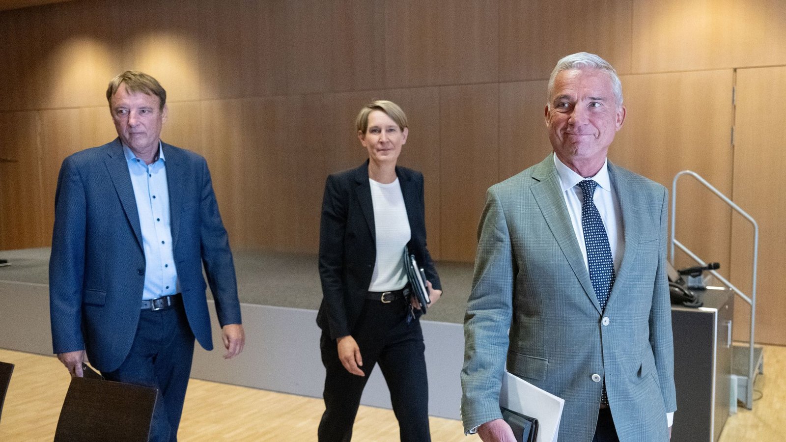 Drei für eine Polizeireform: Jörg Krauss, Stefanie Hinz und Thomas Strobl (v. l.)Foto: dpa/Marijan Murat Drei für eine Polizeireform: Jörg Krauss, Stefanie Hinz und Thomas Strobl (v. l.)Foto: dpa/Marijan Murat