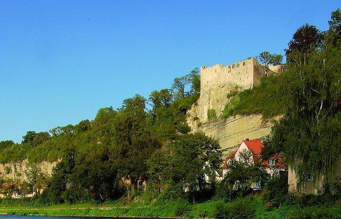 Auf Einladung des Historisch-Archäologischen Vereins Mühlacker setzt Hans Peter Walther seine Vortragsreihe über die mittelalterliche Geschichte Mühlackers fort: Freitag (3. Februar), 19 Uhr, Uhlandbau Mühlacker. Die Herren von Dürrmenz von 1120- 1300, Teil 1. Nach dem Vortrag über das Grafengeschlecht der Zeisolf-Wolframe wird nun die Zeitepoche von 1100-1300 behandelt. Aufgrund des Umfangs wird dieser Zeitraum auf zwei Vorträgen aufgeteilt. Im ersten Teil stehen die Grafen von Vaihingen im Mittelpunkt. Ihre Geschichte wird von ihrem Erscheinen um das Jahr 1100 bis zu ihrem Erlöschen im Jahre 1361 geschildert und ihr Einfluss auf den Ortsadel von Dürrmenz untersucht. Weiter wird die Geschichte der Herren von Lomersheim und ihre Rolle bei der Gründung des Klosters Maulbronn skizziert. Der Eintritt ist frei. <span class='image-autor'>Foto: p</span>