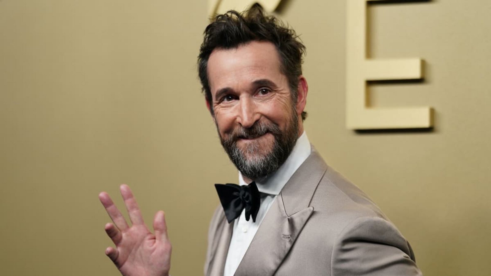Noah Wyle bei der 78. Verleihung der Emmy Awards im Peacock Theater.Richard Shotwell/Invision/dpa Noah Wyle bei der 78. Verleihung der Emmy Awards im Peacock Theater.Richard Shotwell/Invision/dpa