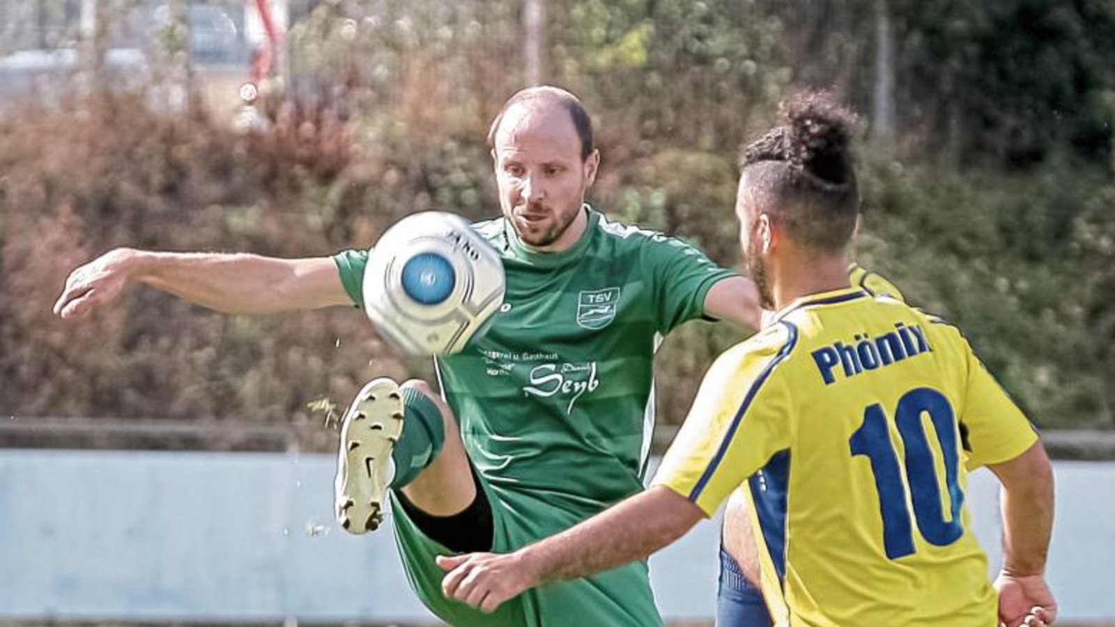 Der TSV Kleinglattbach vertraut auf bewährte Kicker wie Andre Aisenbrey (links) und will nach einer extrem kurzen Vorbereitungsphase auch dieses Mal wieder eine gute Rolle spielen. Foto: Leitner Der TSV Kleinglattbach vertraut auf bewährte Kicker wie Andre Aisenbrey (links) und will nach einer extrem kurzen Vorbereitungsphase auch dieses Mal wieder eine gute Rolle spielen. Foto: Leitner