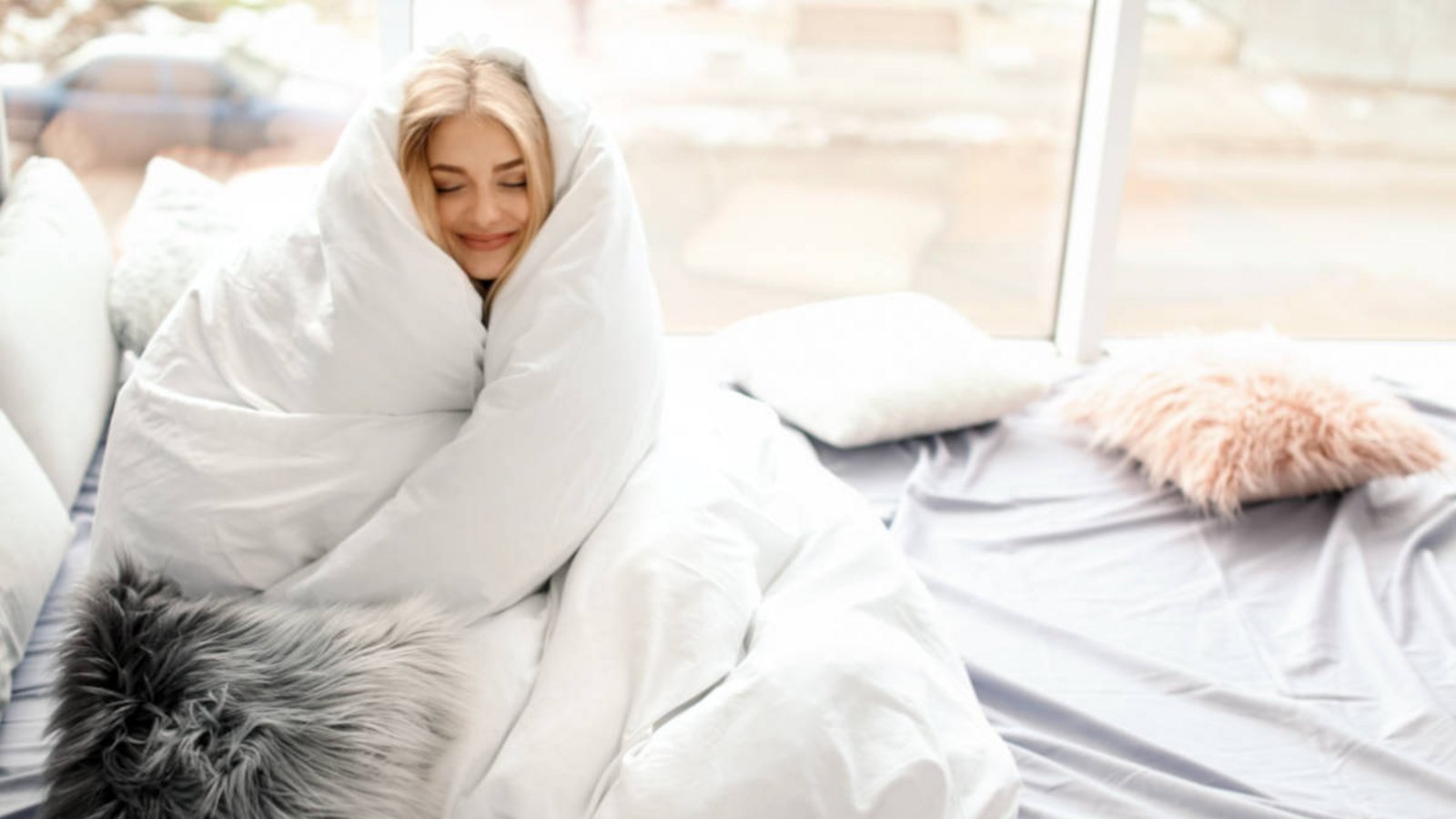 Hier erfahren Sie, welche Bettwäsche sich für den Winter am besten eignet. Diese Stoffe sind für Winterbettwäsche am beliebtesten.Foto: New Africa / Shutterstock.com