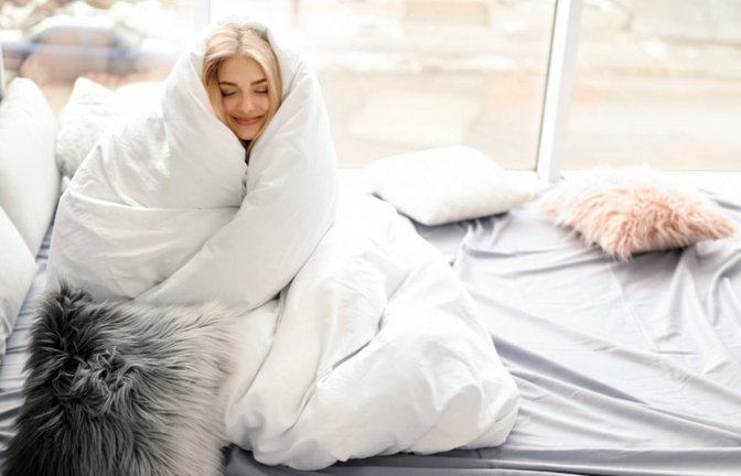 Hier erfahren Sie, welche Bettwäsche sich für den Winter am besten eignet. Diese Stoffe sind für Winterbettwäsche am beliebtesten.<span class='image-autor'>Foto: New Africa / Shutterstock.com</span>