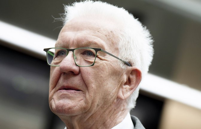 Ministerpräsident Winfried Kretschmann reagiert im Video auf Leserkommentare – und sagt über sich selbst: „Ich versuch, cool zu sein.“ (Archivfoto).<span class='image-autor'>Foto: IMAGO/Bernd Elmenthaler</span>
