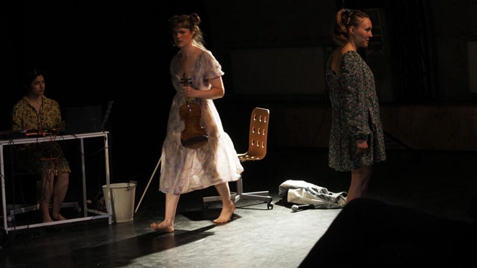 Szene aus „Faust. Margarete // Gretchen wants a full story“Foto: Studio-Theater Szene aus „Faust. Margarete // Gretchen wants a full story“Foto: Studio-Theater