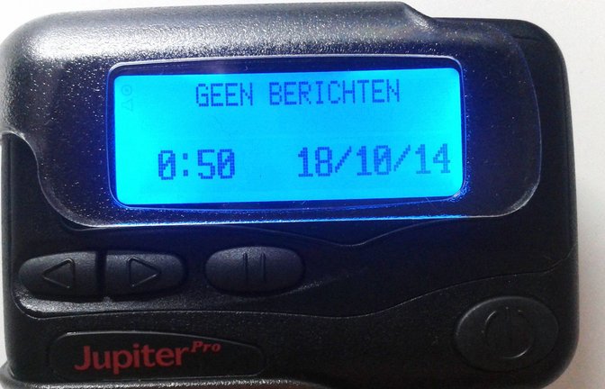 Smartphones haben Pager größtenteils abgelöst, doch in einigen Bereichen finden sie noch immer Anwendung.<span class='image-autor'>Foto: IMAGO/ABACAPRESS</span>