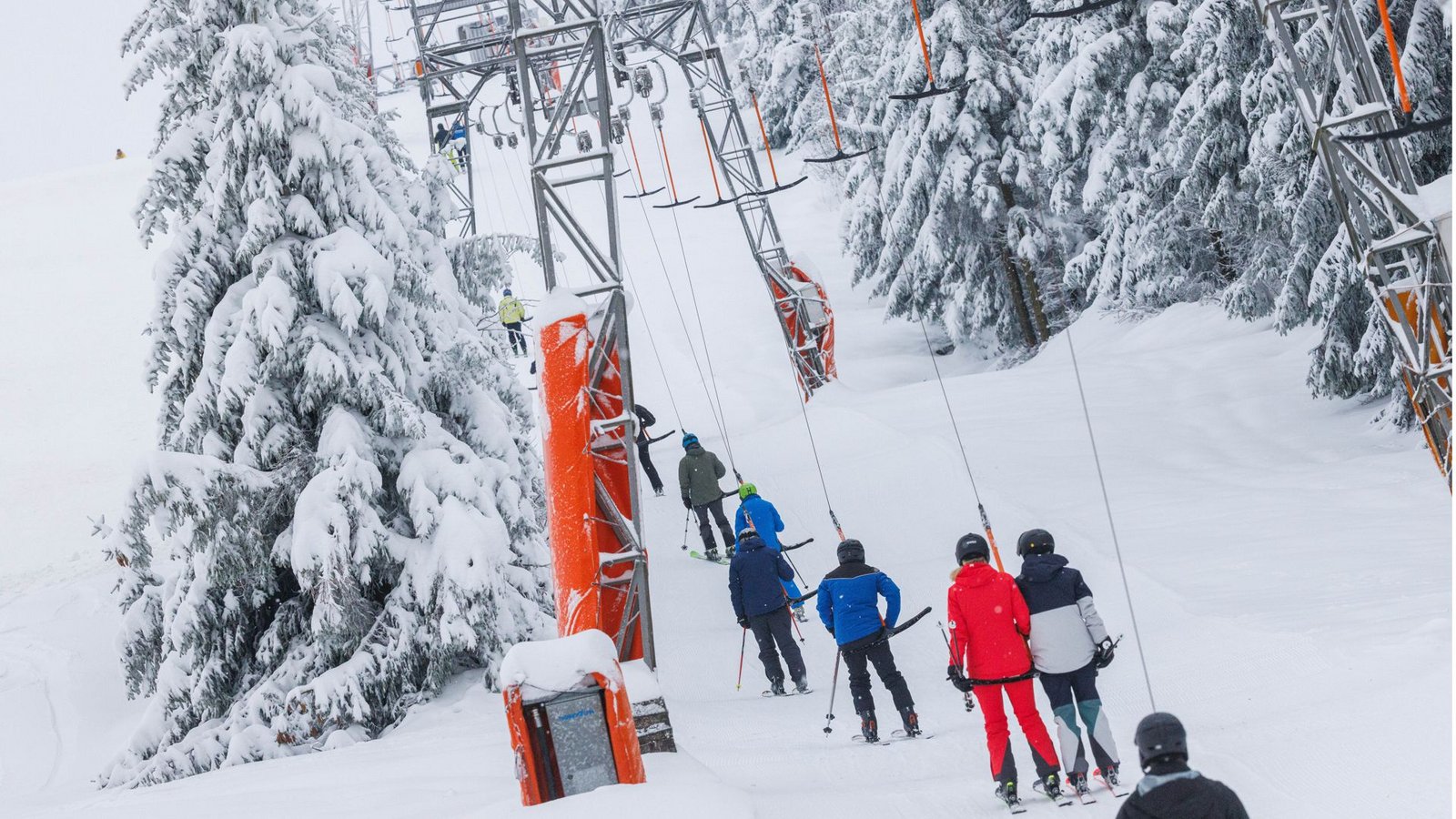 Auch am Seibelseckle im Ortenaukreis hat es vor einer Woche stark geschneit. Noch laufen dort die Lifte.Foto: dpa/Philipp von Ditfurth Auch am Seibelseckle im Ortenaukreis hat es vor einer Woche stark geschneit. Noch laufen dort die Lifte.Foto: dpa/Philipp von Ditfurth