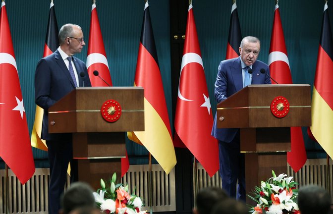 Friedrich Merz bei seinem Antrittsbesuch in der Türkei.<span class='image-autor'>Foto: IMAGO/Anadolu Agency/IMAGO/Turkish Presidency/ Murat Kula</span>