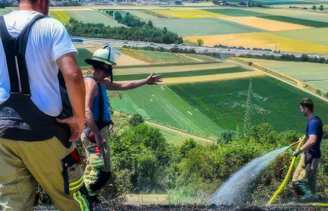Bei den Einsätzen leiden auch die Rettungskräfte unter den extremen Temperaturen. Im Bild ein Einsatz bei einem Flächenbrand.<span class='image-autor'>Foto: SDMG</span>