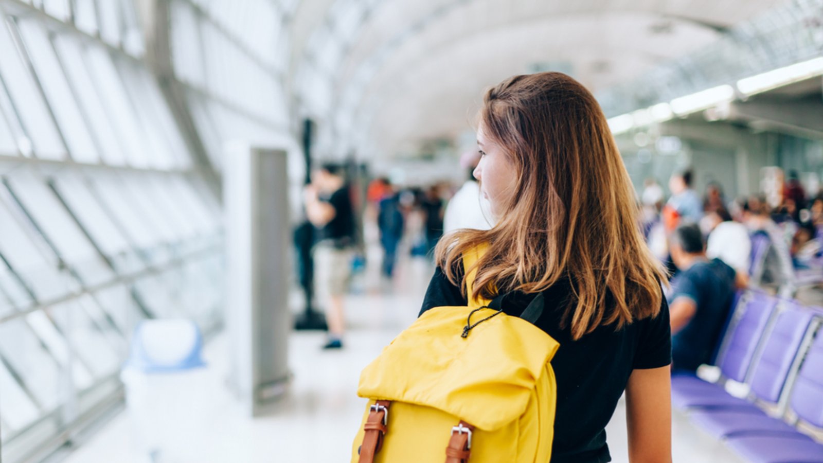 Mit 16 alleine in den Urlaub?Foto: Alena Ozerova / shutterstock.com Mit 16 alleine in den Urlaub?Foto: Alena Ozerova / shutterstock.com