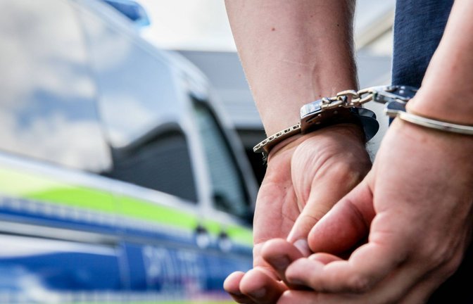 Fast drei Jahre nach einem Millionendiebstahl bei einer Geldtransportfirma in Baden-Württemberg wurde ein bislang flüchtiger Verdächtiger in Griechenland gefasst (Symbolfoto).<span class='image-autor'>Foto: IMAGO/Fotostand/IMAGO/Fotostand / K. Schmitt</span>