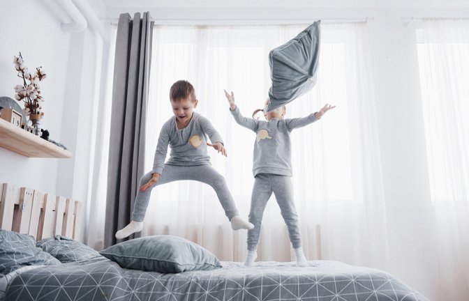 In diesem Artikel verraten wir Ihnen, ab wann Sie Ihr Kind alleine lassen können und welche Voraussetzungen wichtig sind.<span class='image-autor'>Foto: Standret / Shutterstock.com</span>