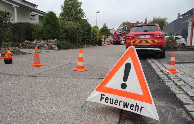 Einsatz der Feuerwehr in der Straße Am Wolfsberg am Dienstagmorgen.  <span class='image-autor'>Fotos: Banholzer</span>