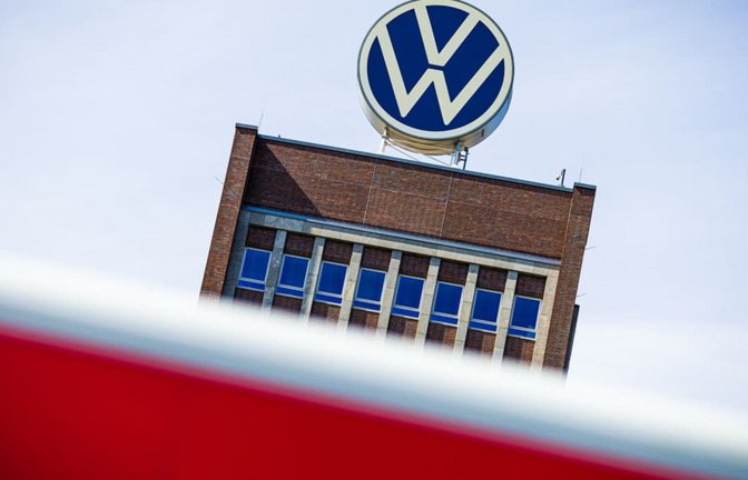 Gewinne in Milliardenhöhe, und trotzdem plant VW Entlassungen und Werkschließungen. Wie passt das zusammen?<span class='image-autor'>Moritz Frankenberg/dpa</span>