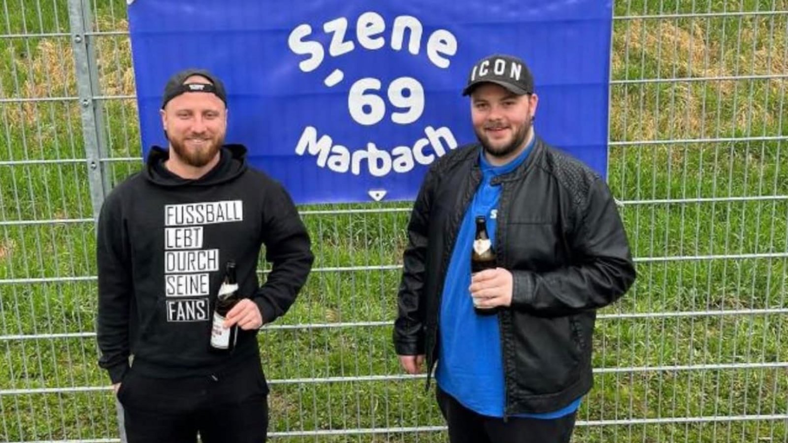 Die "Fan-Szene 69" beim FC Marbach ist überschaubar, dabei aber mit um so mehr Herzblut bei der Sache wie die beiden Gründer Florian Spielberger (links) und Tim Notackerprivat Die "Fan-Szene 69" beim FC Marbach ist überschaubar, dabei aber mit um so mehr Herzblut bei der Sache wie die beiden Gründer Florian Spielberger (links) und Tim Notackerprivat