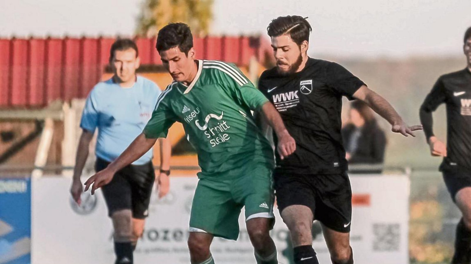 Nur mit einem Sieg haben Matthias Knapp (links) und der SV Iptingen noch eine Chance auf den direkten Klassenerhalt. Foto: Simecek Nur mit einem Sieg haben Matthias Knapp (links) und der SV Iptingen noch eine Chance auf den direkten Klassenerhalt. Foto: Simecek