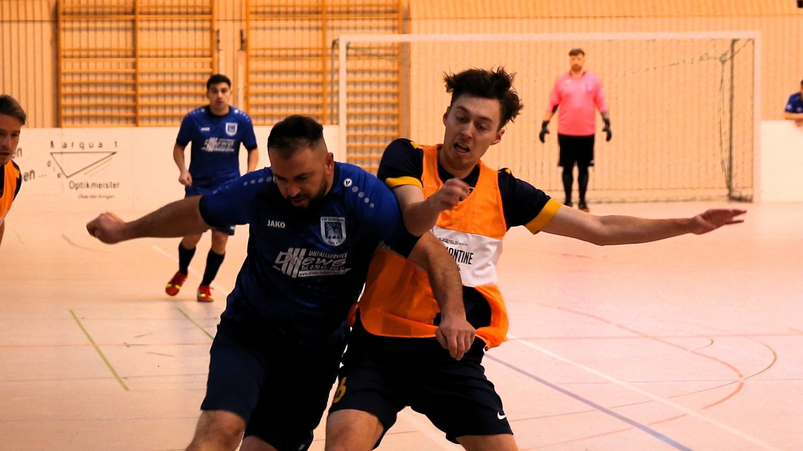Mit Qendrim Emini (links) hat der VfB Vaihingen in jedem Spiel vorgelegt, aber nur eine der vier Partien auch gewonnen. Foto: Küppers Mit Qendrim Emini (links) hat der VfB Vaihingen in jedem Spiel vorgelegt, aber nur eine der vier Partien auch gewonnen. Foto: Küppers