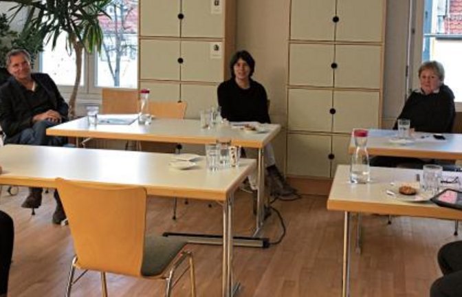 Gespräch in Sersheim: von links Simone Oehl, Wolfgang Antes, Birgit Schiffers, Angelika Vogt und Markus Rösler. Foto: p