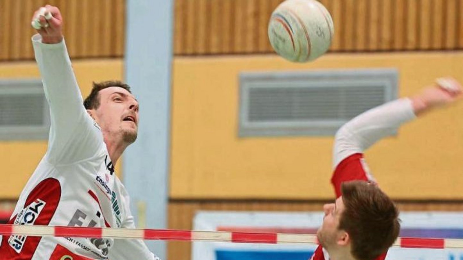 Marc Krüger (links) hat gestern nicht ganz die Durchschlagskraft entwickelt, die gegen den TV Wünschmichelbach nötig gewesen wäre. Doch auch in den anderen Mannschaftsteilen reichte es nicht, um die Gäste in die Knie zu zwingen. Der TV Vaihingen verlor mi Marc Krüger (links) hat gestern nicht ganz die Durchschlagskraft entwickelt, die gegen den TV Wünschmichelbach nötig gewesen wäre. Doch auch in den anderen Mannschaftsteilen reichte es nicht, um die Gäste in die Knie zu zwingen. Der TV Vaihingen verlor mi