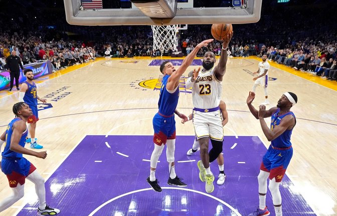 Lakers-Superstar LeBron James (23) ist der erste NBA-Spieler, der 40.000 Punkte in seiner Karriere erzielt hat.<span class='image-autor'>Foto: Mark J. Terrill/AP</span>