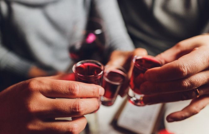 Der Titel "APT." des neuen Songs von Rosé und Bruno Mars bezieht sich auf ein Trinkspiel.<span class='image-autor'>Foto: Vershinin89/ Shutterstock</span>
