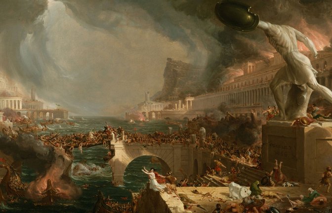 „Der Lauf des Imperiums“ ist eine Serie von fünf Gemälden des amerikanischen Malers Thomas Cole, entstanden zwischen 1833 und 1836. Die Serie schildert Aufstieg und Fall einer imaginären Stadt am unteren Ende eines Flusstals, nahe dessen Mündung in eine Meeresbucht.<span class='image-autor'>Foto: Imago/Heritage Images</span>