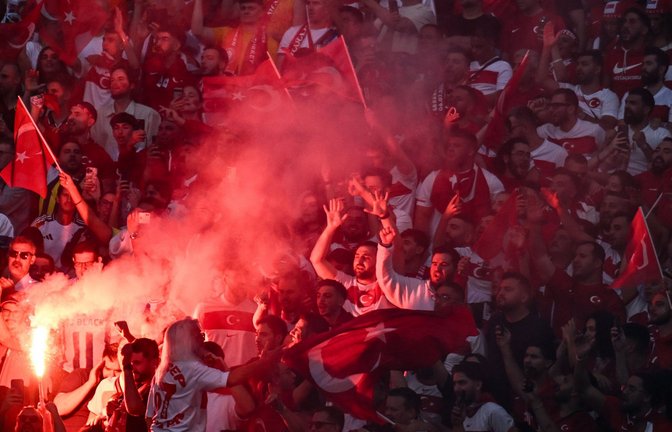 Politisch aufgeladen: das Spiel der Türkei gegen die Niederlande am Sonntag<span class='image-autor'>Foto: dpa/Sebastian Christoph Gollnow</span>