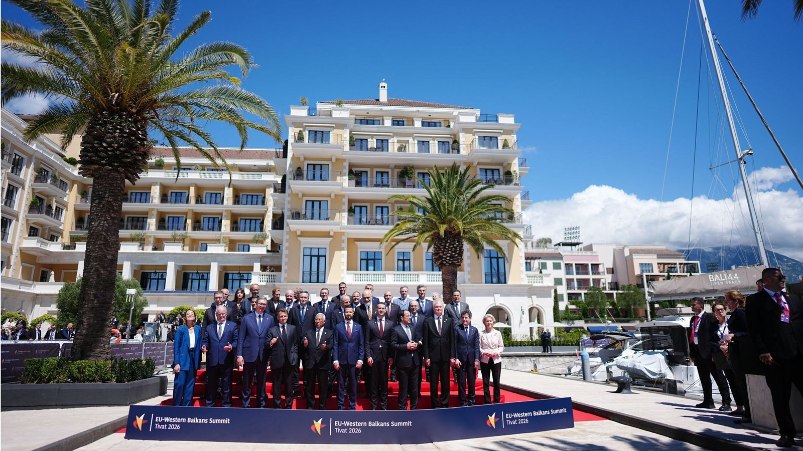 EU-Westbalkan-Gipfel in Tivat in Montenegro: Bei dem  Spitzentreffen  geht es um die EU-Beitrittsperspektive der Westbalkanländer Albanien, Bosnien-Herzegowina, Kosovo, Montenegro, Nordmazedonien und Serbien gehen.Foto: Kay Nietfeld/dpa